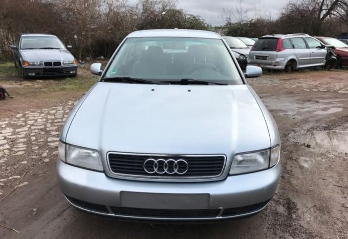 Audi A4 B5 1997 г. на запчасти