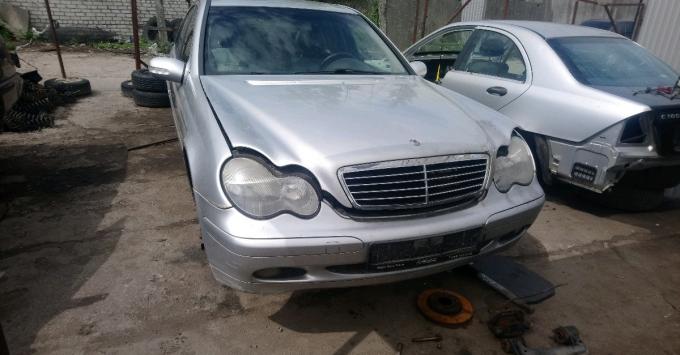 Продам по запчастям мерседес MB W203 C220cdi