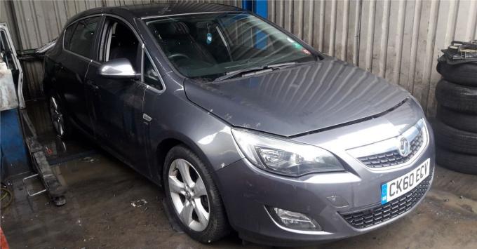 Разбор на запчасти Opel Astra J