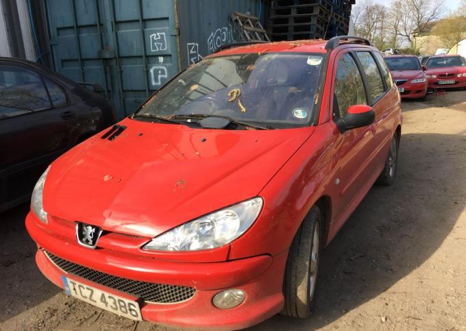 Разбор на запчасти Peugeot 206