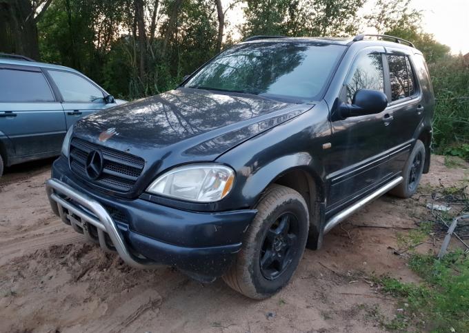 Mercedes M ml w163 3.2 99г синий запчасти разбор