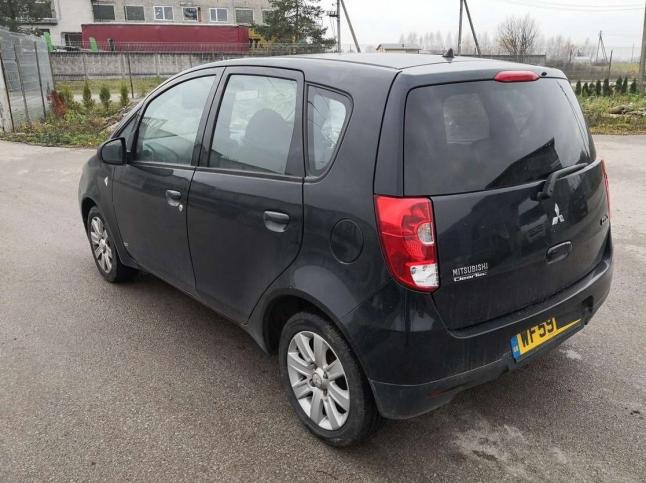 Mitsubishi Colt 2010 г на запчасти