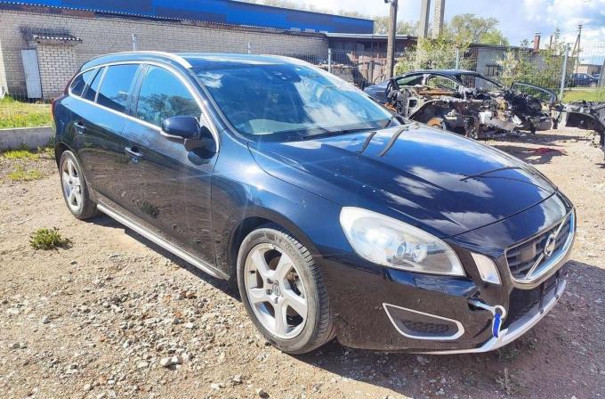 Volvo V60 2011 г по запчастям