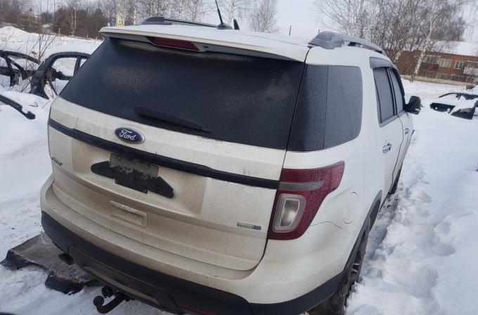 Ford Explorer V 3.5 ат 2013 г