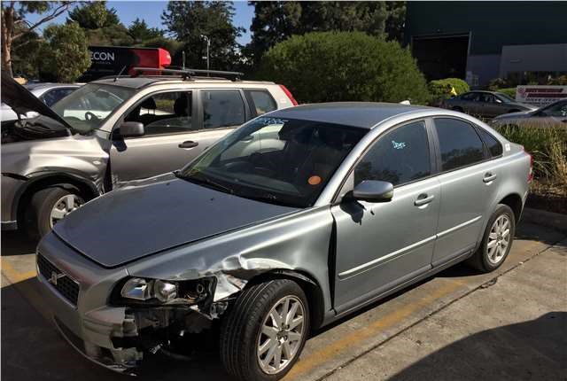 Разбор на запчасти Volvo S40 2004