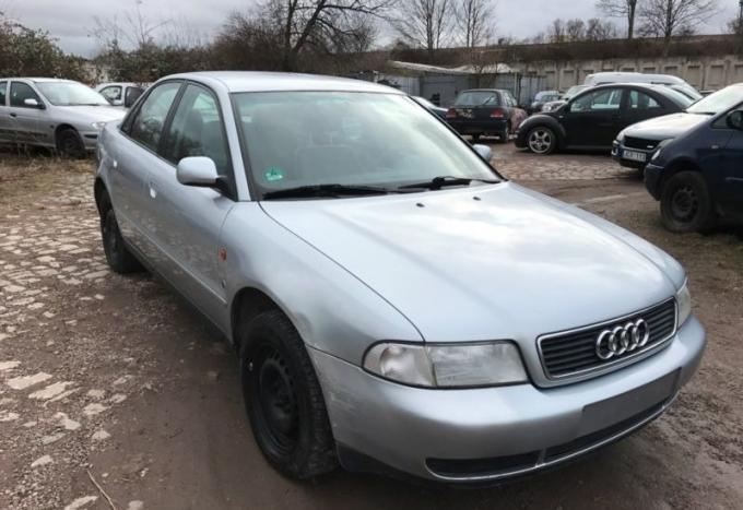 Audi A4 B5 1997 г. на запчасти