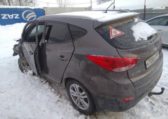 Hyundai IX35 2.0 G4KD по частям