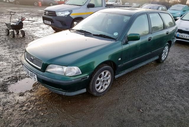 Разбираю по запчастям Volvo S40 V40 1997-2004