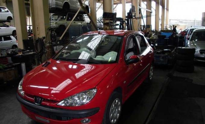 Peugeot 206 в разборе по запчастям есть все