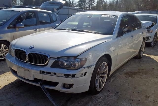 В разборе BMW 7 E65 2001