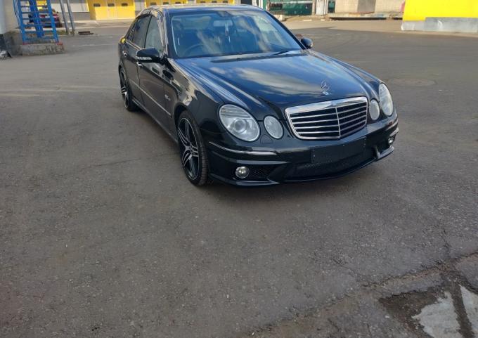 В разборе Мерседес-W211 E500 AMG 2008 год