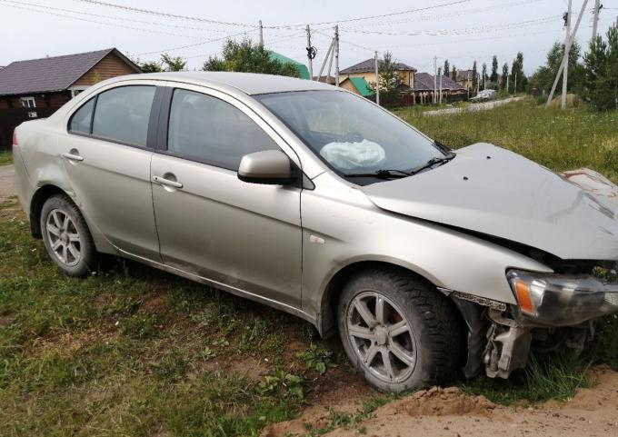 Mitsubishi Lancer Митсубиси лансер 10 1.6 ат