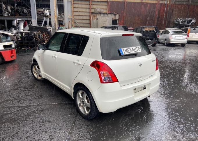 Suzuki Swift III Сфивт 04-11 в разборе без пробега