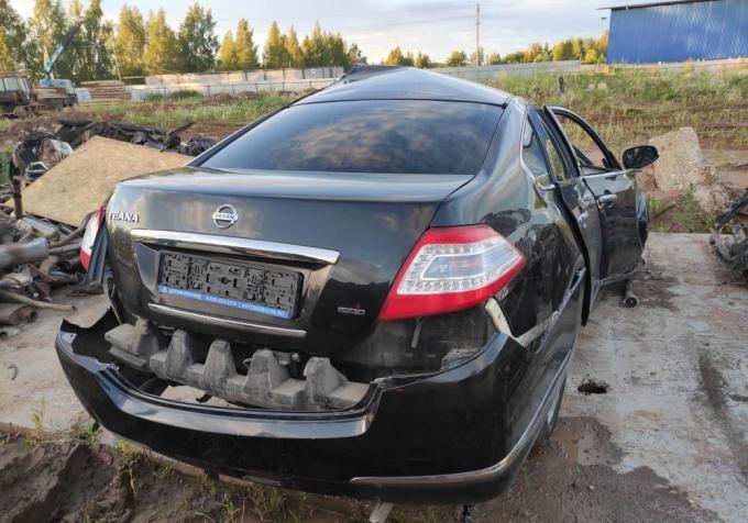 В разборе nissan Teana j32