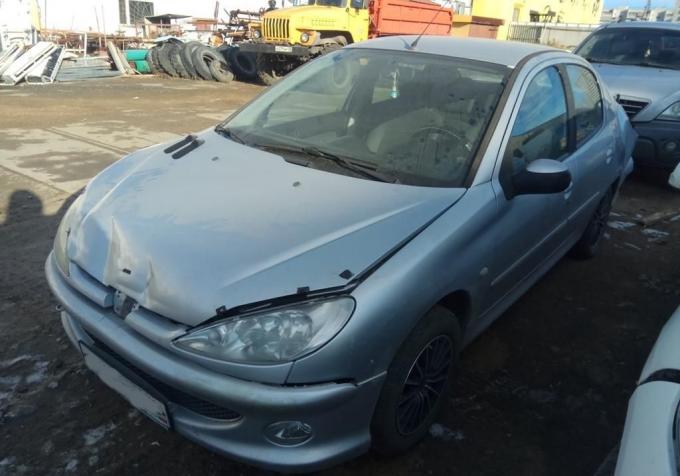 Peugeot 206 (автомобиль в разборе)