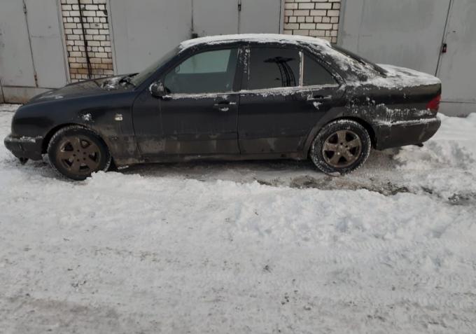 Продам Мерседес E220