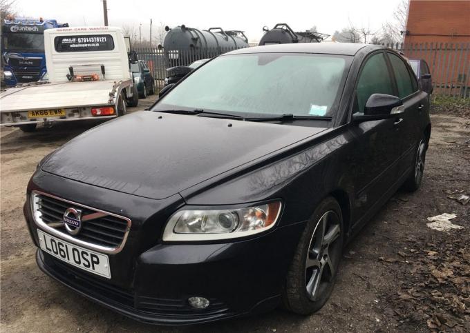 В разборе Volvo S40