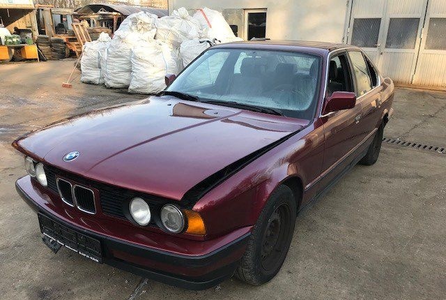 Разбор на запчасти BMW 5 E34