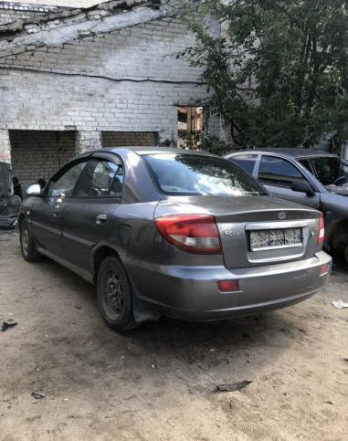 В разборе Kia Rio