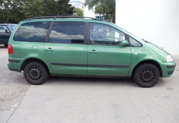 Volkswagen Sharan 2003 г на запчасти