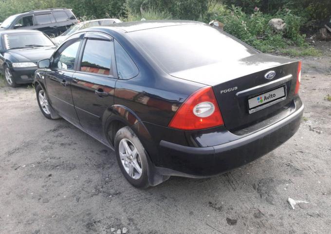 Ford Focus 1.8мт, 2007, битый, 135000км