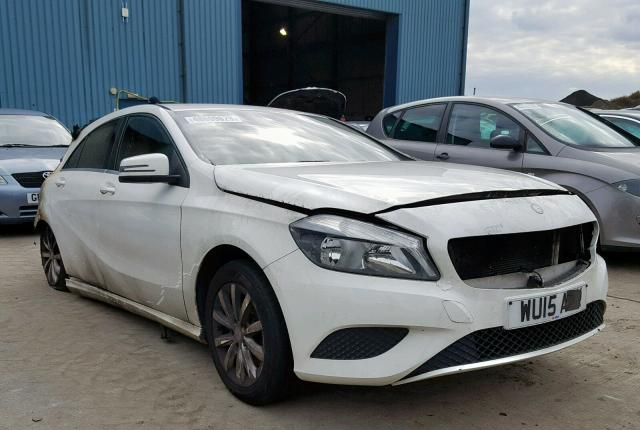 Разбирается Mercedes A180 (W176) 1.6