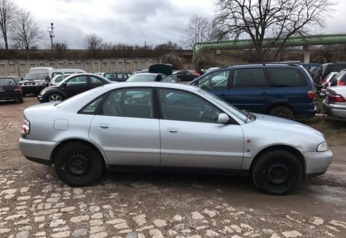 Audi A4 B5 1997 г. на запчасти