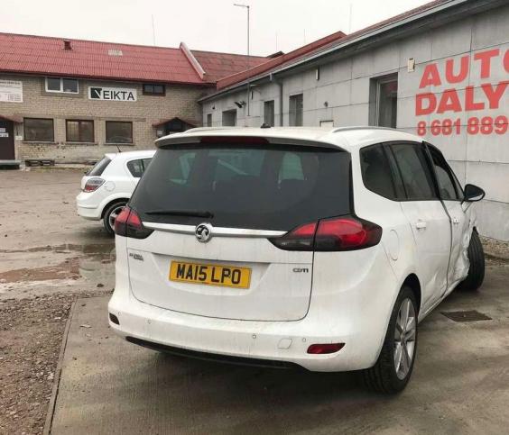 Opel Zafira C 2015 г на запчасти