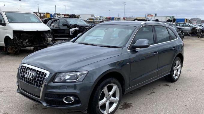 Audi Q5 2011 г на запчасти