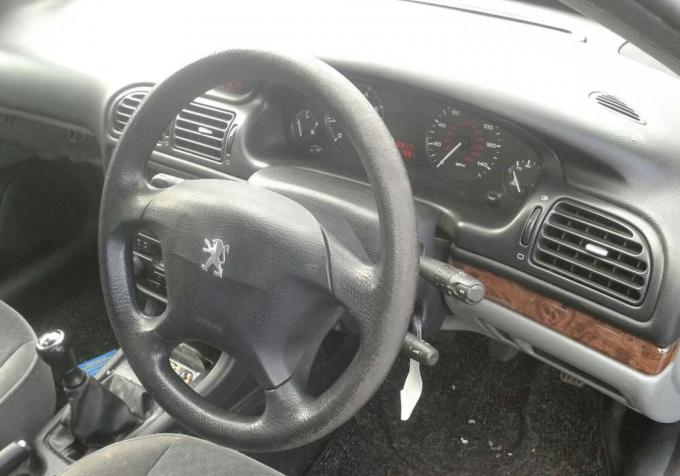 Разбор на запчасти Peugeot 406 1999-2004