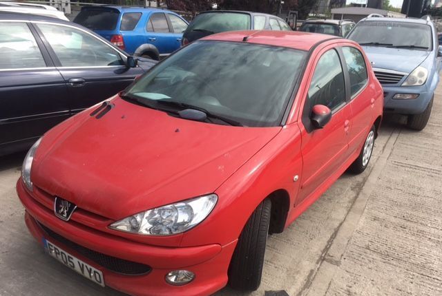 Разбор на запчасти Peugeot 206