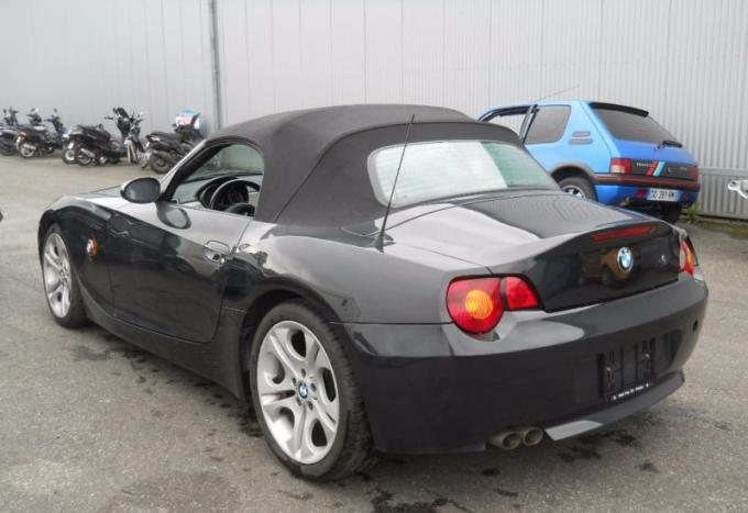 BMW Z4 E85 2004г на запчасти