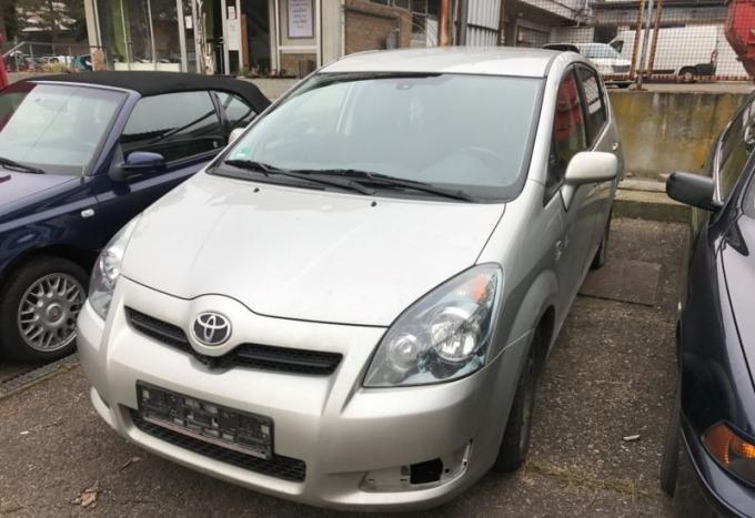 Toyota Corolla Verso 2008г, на запчасти