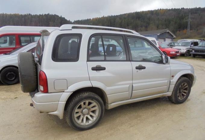 Suzuki Grand Vitara 2004г. на запчасти