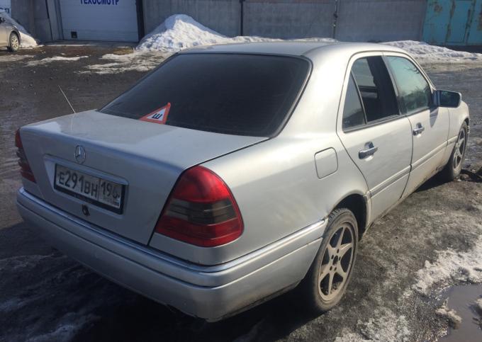 Mercedes-Benz C-Class С-180, W202