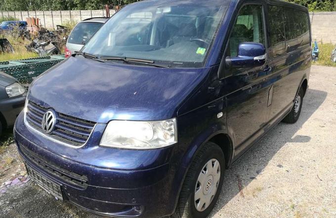 Volkswagen Multivan T5 2005 г на запчасти