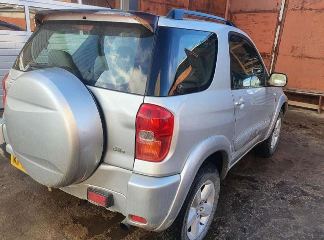 Toyota Rav 4 2004 г по запчастям