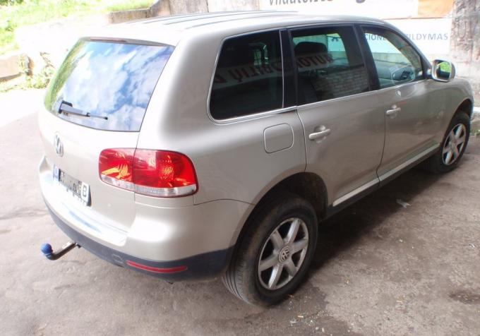 Volkswagen Touareg 2004г на запчасти