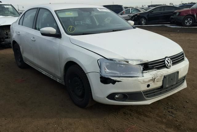 Volkswagen Jetta с 2011 разбор на запчасти