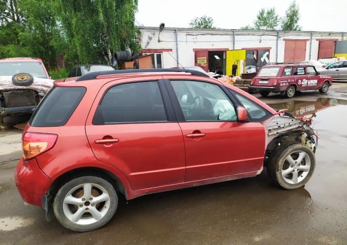 В разборе Сузуки SX4 2007 г 1.6 (автомат)