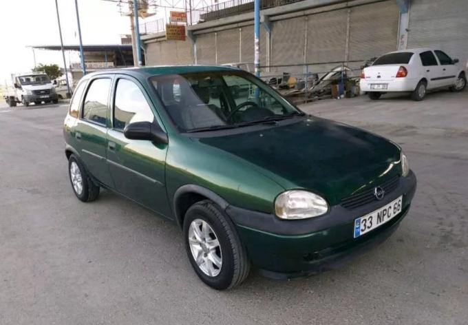 В разборе Opel Corsa B 1997г 1.0 МКПП