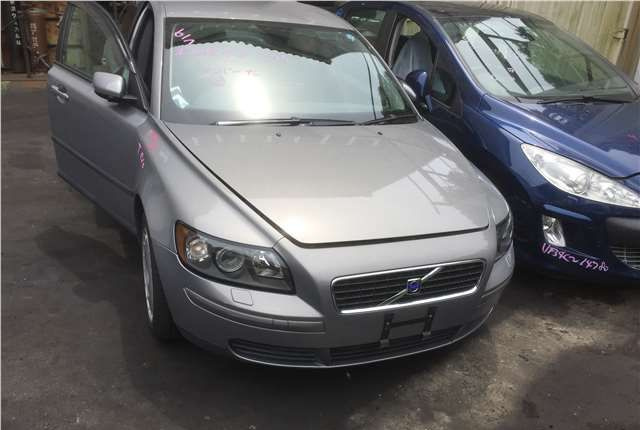 Разбор на запчасти Volvo S40 2004