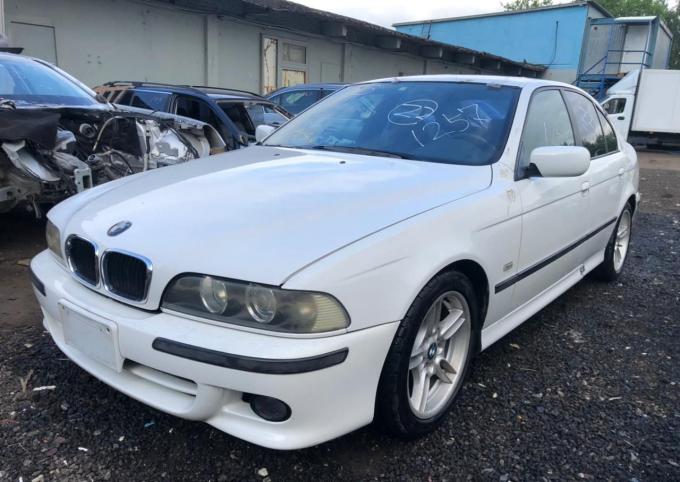 В разборе Bmw e39 m54b25 M-tex