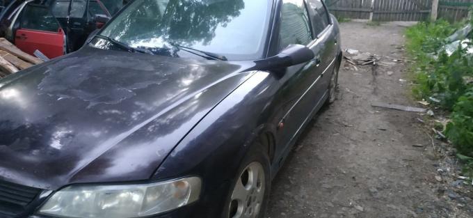 Opel Vectra B 2000год по запчастям в разбор