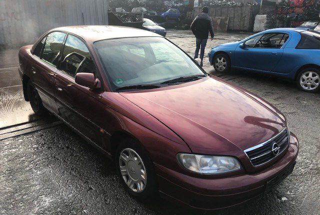 Разбор на запчасти Opel Omega 2000