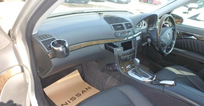 Автомобиль на запчасти Mercedes Benz W211 5.0