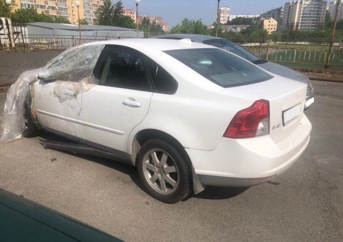 Volvo S40 по частям