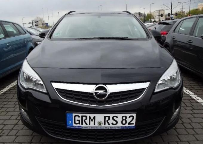 Opel Astra J 1,6л 2010 на запчасти