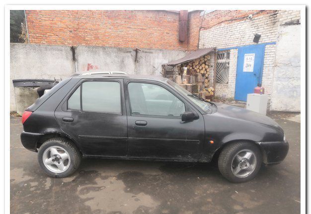 Ford Fiesta хэтчбек 1999 года выпуска (разбор)