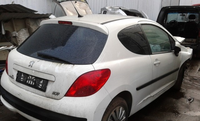 Peugeot 207 в разборе по запчастям